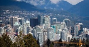 Mom-and-pop investors are outpacing big investors, StatCan data shows Mom-and-pop investors are outpacing big investors, StatCan data shows