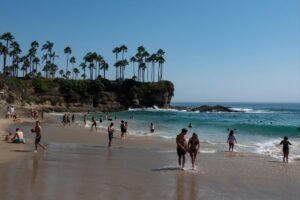 Urgent warning as disgusting sewage spill in ritzy California town forces beach closure Urgent warning as disgusting sewage spill in ritzy California town forces beach closure