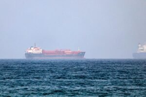 Ships transiting Strait of Hormuz go dark, hug Iran’s Coast to evade Tehran’s wrath Ships transiting Strait of Hormuz go dark, hug Iran’s Coast to evade Tehran’s wrath