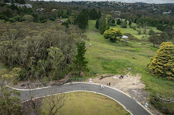 The Narrow Neck Road site sits on a steep slope.