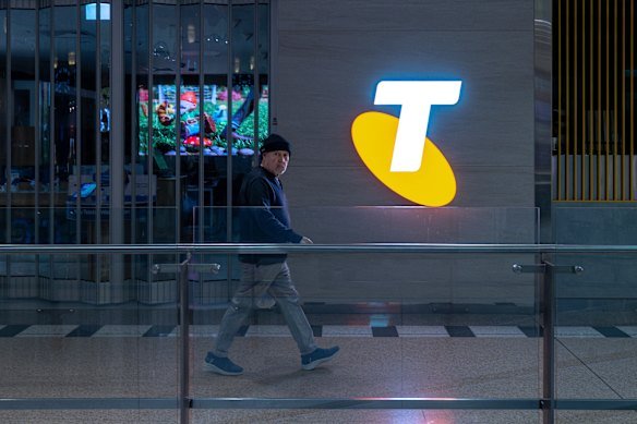 Thousands of Telstra customers were not able to make calls on Wednesday morning.