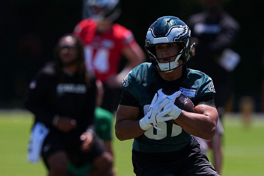 The Eagles need more out of their passing game, and the addition of tight end Eli Stowers should change how they attack. (Photo by Mitchell Leff/Getty Images)