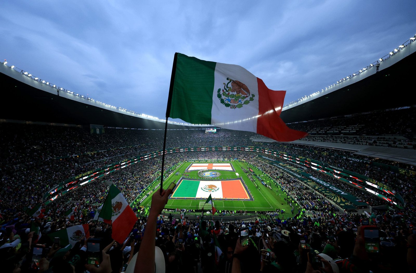 Mexico vs. England (Photo by Ezra Shaw - FIFA via Getty Images).