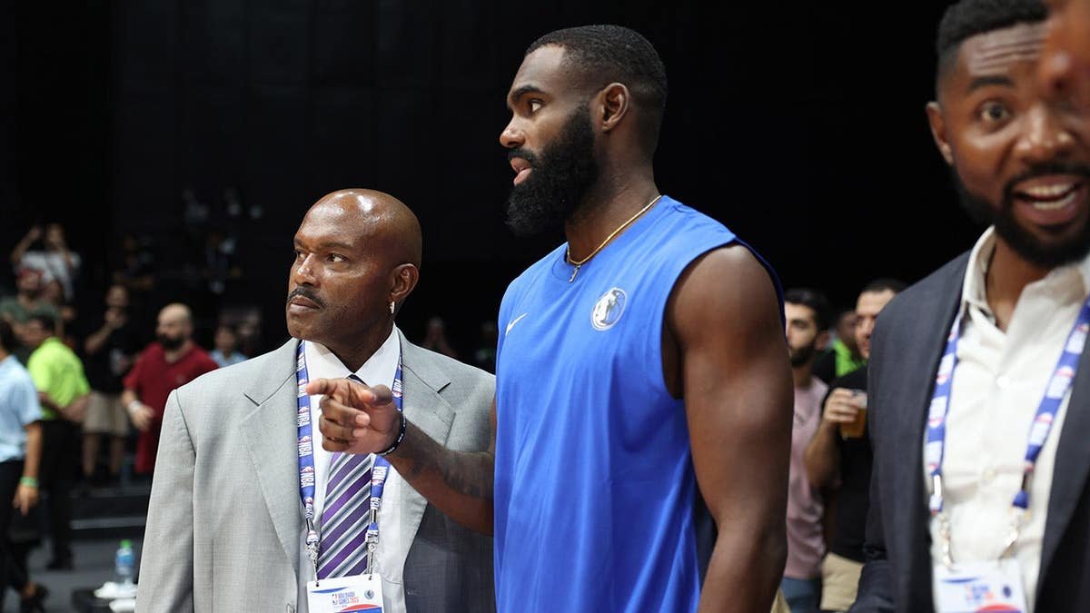 Tim Hardaway Jr and Sr at game