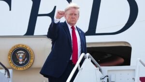Trump flexes GOP muscle in Arizona primaries as Dems dodge far-left upset Trump flexes GOP muscle in Arizona primaries as Dems dodge far-left upset