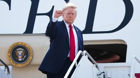 Trump flexes GOP muscle in Arizona primaries as Dems dodge far-left upset Trump flexes GOP muscle in Arizona primaries as Dems dodge far-left upset
