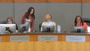 California mayor’s hot mic catches candid exchange after audience sends meeting off rails