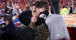 Taylor Swift and Travis Kelce Read Handwritten Vows From ‘Little Books’ During MSG Wedding Taylor Swift and Travis Kelce Read Handwritten Vows From ‘Little Books’ During MSG Wedding
