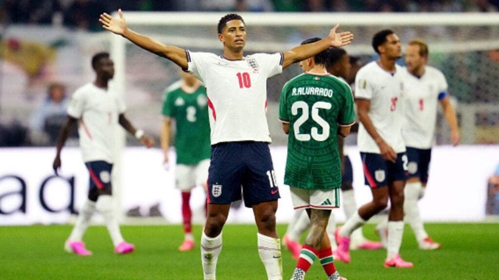 England stuns Mexico 3-2 in instant World Cup classic, hands team first World Cup loss at Estadio Azteca England stuns Mexico 3-2 in instant World Cup classic, hands team first World Cup loss at Estadio Azteca