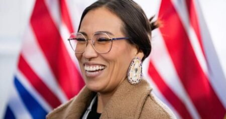 Seventh B.C. Conservative quits caucus, says she’s lost confidence in Findlay Seventh B.C. Conservative quits caucus, says she’s lost confidence in Findlay