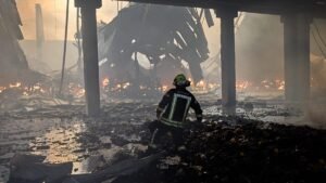 Russia attacks Kyiv with drones, wounds a dozen across Ukraine Russia attacks Kyiv with drones, wounds a dozen across Ukraine