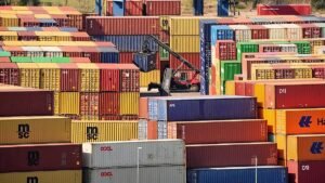 EU pushes back as US revives trade pressure on bloc EU pushes back as US revives trade pressure on bloc