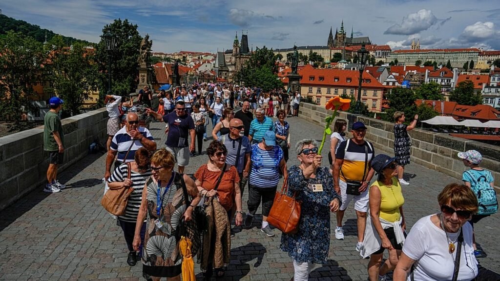 Tourist guides raise the alarm as Europe braces for another heatwave Tourist guides raise the alarm as Europe braces for another heatwave