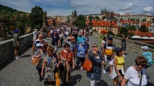 Tourist guides raise the alarm as Europe braces for another heatwave Tourist guides raise the alarm as Europe braces for another heatwave