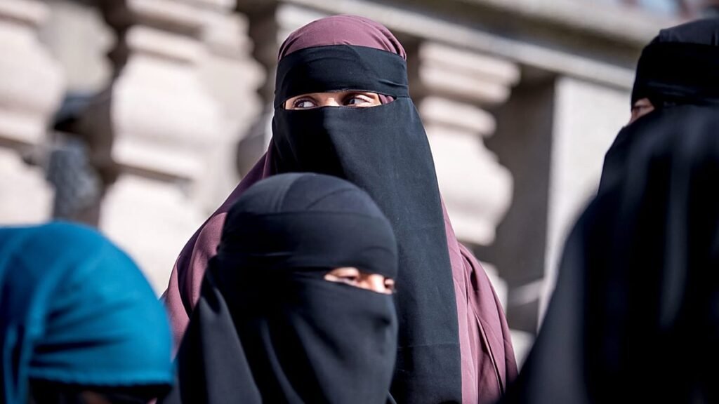 Full-face veils: How rules vary across Europe Full-face veils: How rules vary across Europe