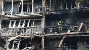 Russia fires glide bombs at southern Ukraine, killing one person Russia fires glide bombs at southern Ukraine, killing one person