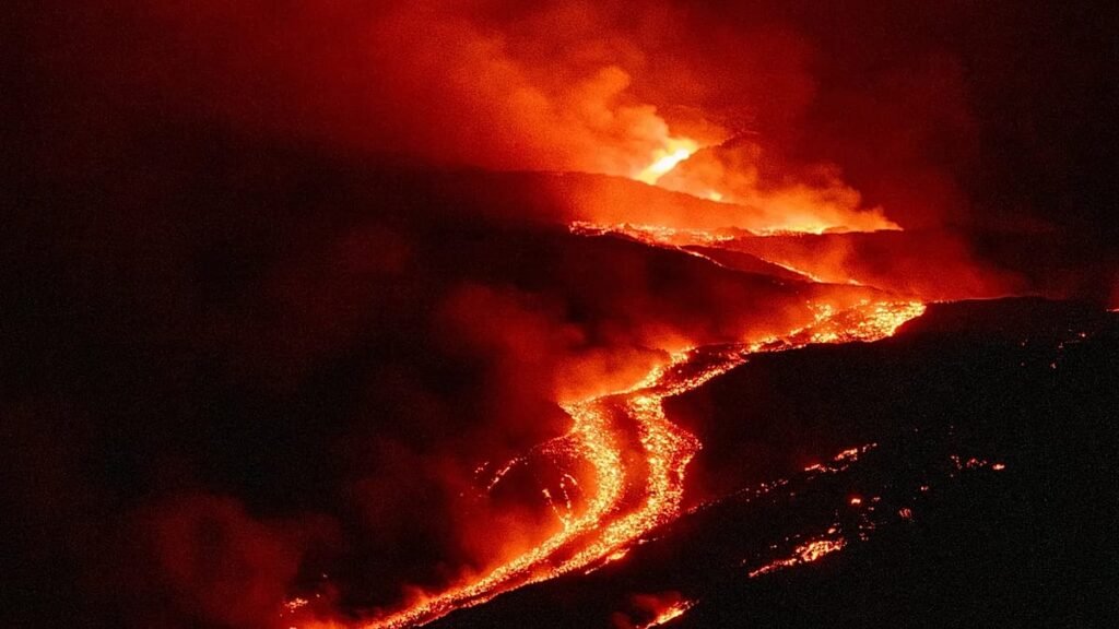 Mount Etna eruption: Catania airport closes, ash cloud reaches Libya Mount Etna eruption: Catania airport closes, ash cloud reaches Libya