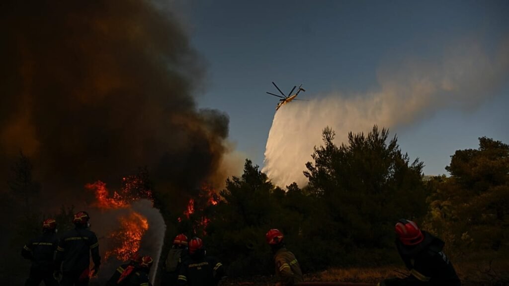 People evacuated from beach as wildfire tears through north Greece People evacuated from beach as wildfire tears through north Greece