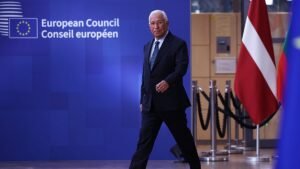 Costa tests leaders ahead of budget crunch talks, eyes year-end deal Costa tests leaders ahead of budget crunch talks, eyes year-end deal