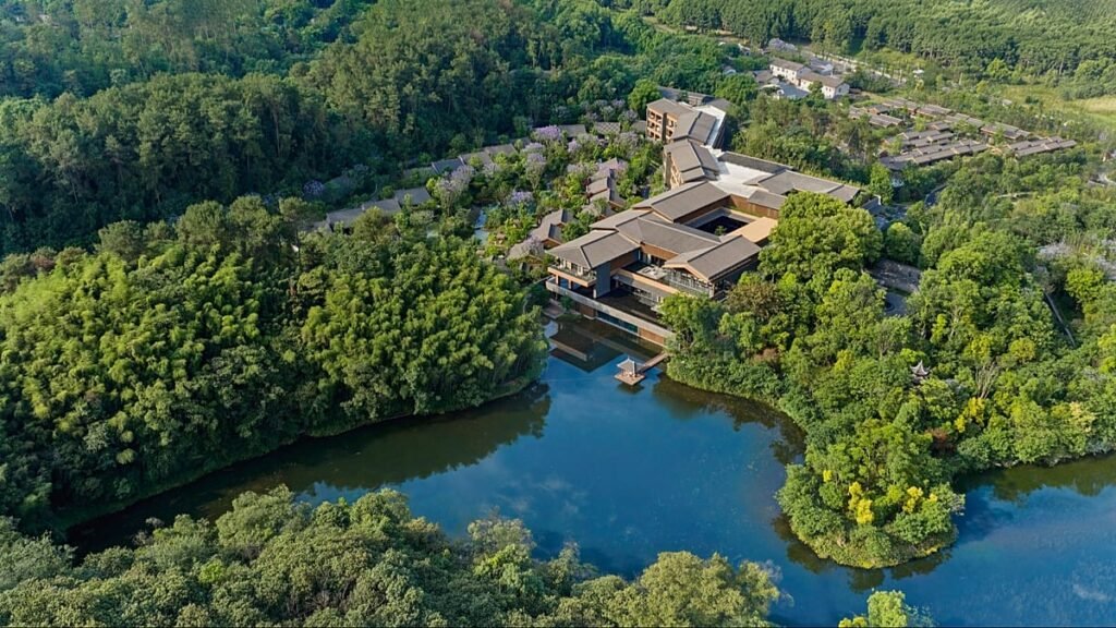 Hot springs and bamboo trails: Banyan Tree opens new resort in China Hot springs and bamboo trails: Banyan Tree opens new resort in China