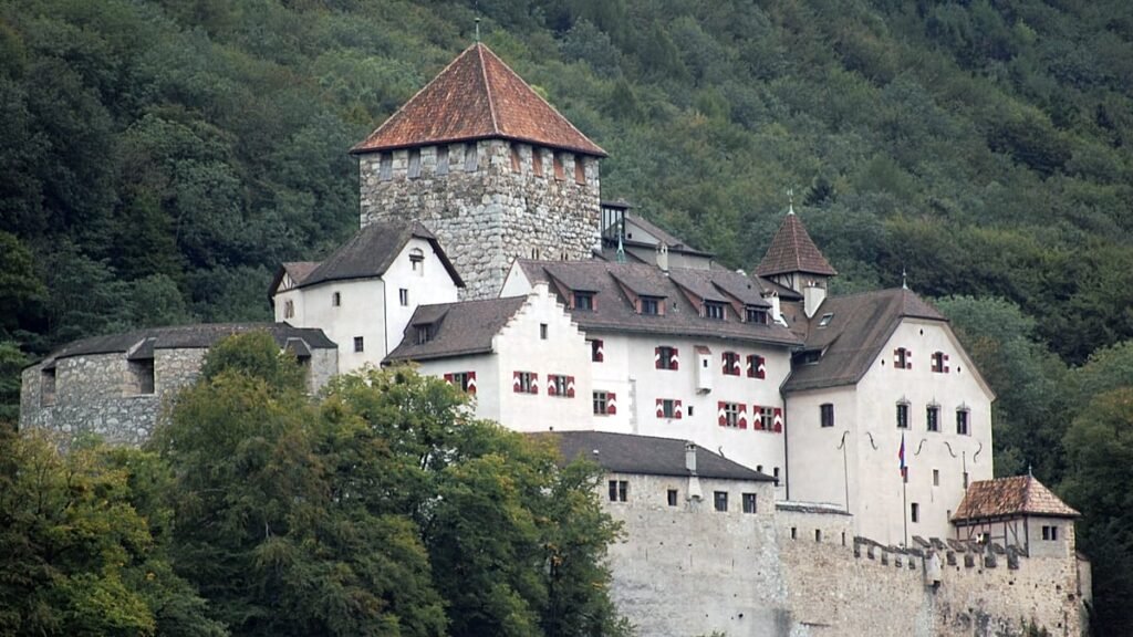 Liechtenstein changes rules to allow women to inherit throne Liechtenstein changes rules to allow women to inherit throne