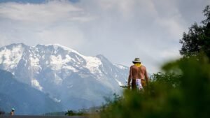 Crowds at Mont Blanc: will hiking soon require reservations?