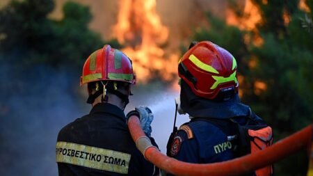 Firefighters in Greece hope to contain blaze on Athens outskirts Firefighters in Greece hope to contain blaze on Athens outskirts