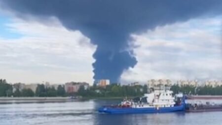 Ukraine hits Russian refineries as Moscow strikes train station Ukraine hits Russian refineries as Moscow strikes train station