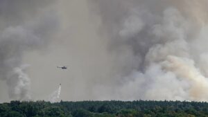 Wildfires continue to rage as Europe swelters under extreme heat Wildfires continue to rage as Europe swelters under extreme heat