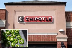 Chipotle removes jalapeños connected to Minnesota salmonella outbreak after 110 people get sick Chipotle removes jalapeños connected to Minnesota salmonella outbreak after 110 people get sick