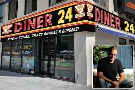 NYC’s Theater District provides ideal home for new Diner 24 featuring singing waitstaff NYC’s Theater District provides ideal home for new Diner 24 featuring singing waitstaff