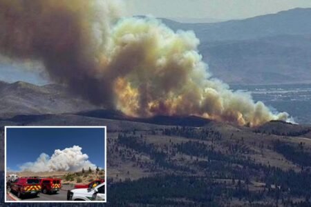 Hawk Fire explodes on California border as evacuation warnings issued Hawk Fire explodes on California border as evacuation warnings issued