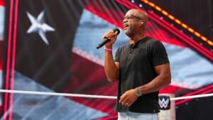 Darius Rucker sets tone for WWE SummerSlam with national anthem performance in Minneapolis Darius Rucker sets tone for WWE SummerSlam with national anthem performance in Minneapolis