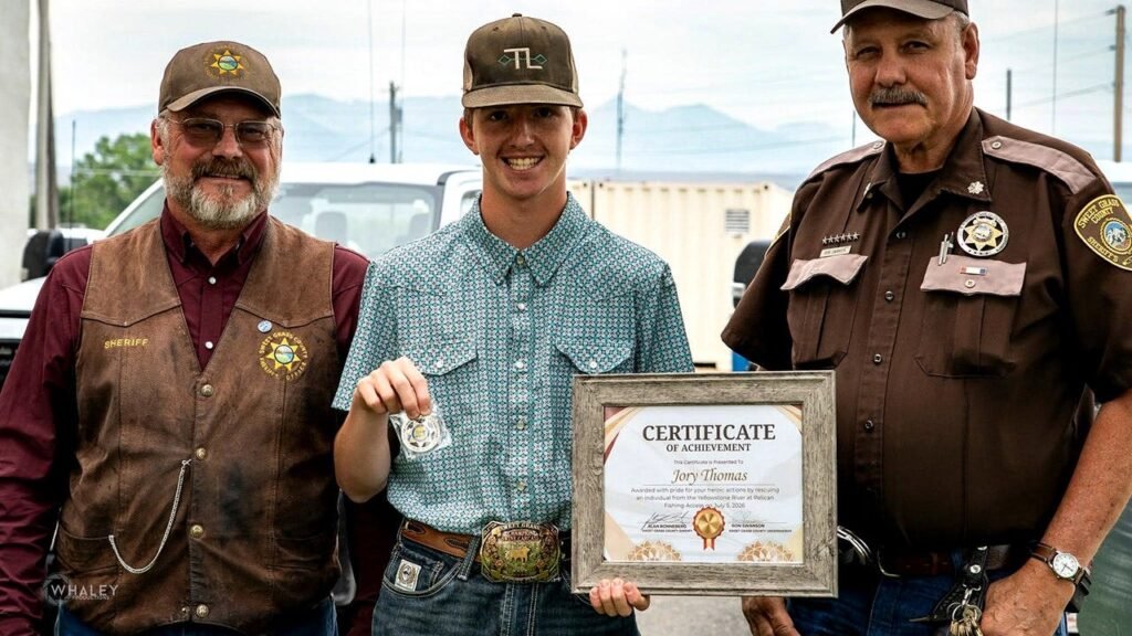 Montana teen throws lasso to man in Yellowstone River in split-second rescue Montana teen throws lasso to man in Yellowstone River in split-second rescue
