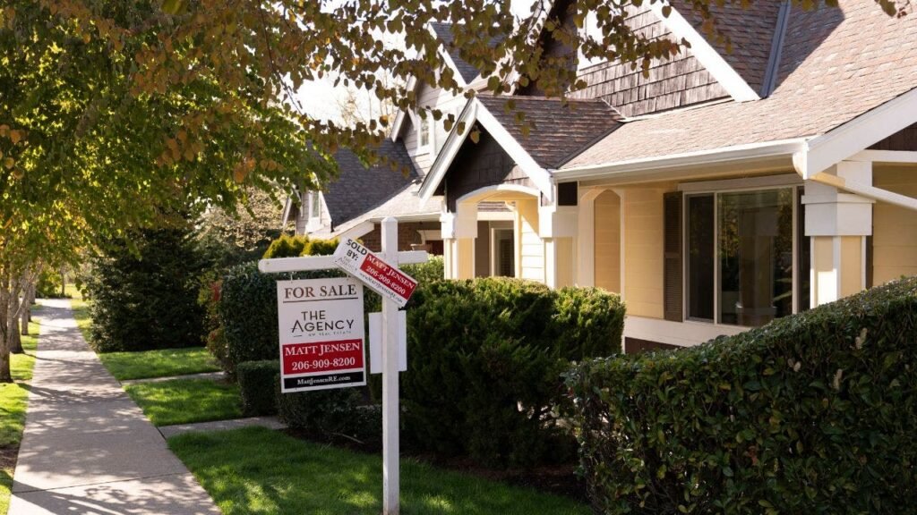 A tale of two housing markets: Luxury demand surges as affordability squeezes starter-home buyers A tale of two housing markets: Luxury demand surges as affordability squeezes starter-home buyers