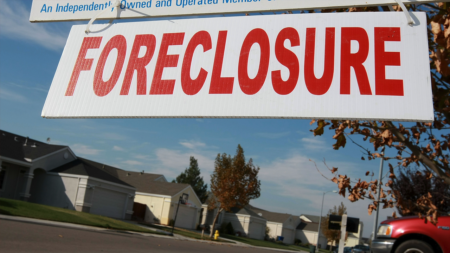 Cash-strapped HOAs ramp up foreclosures against delinquent homeowners: report Cash-strapped HOAs ramp up foreclosures against delinquent homeowners: report