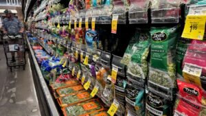 Nation’s largest food distributor halts Mexican lettuce purchases after outbreak linked to two deaths