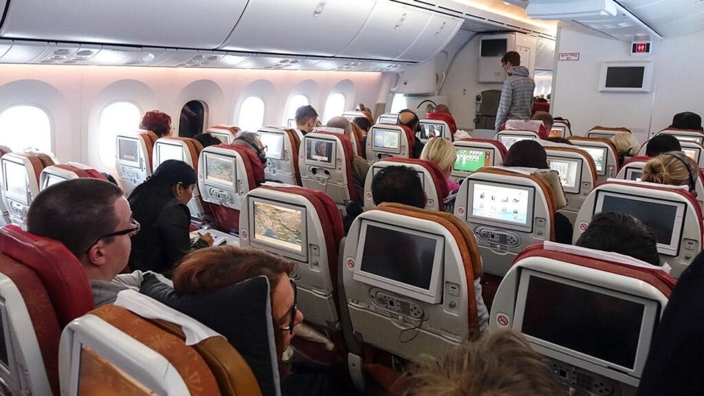‘We thought we would die’: Passengers thrown into ceiling during terrifying flight ‘We thought we would die’: Passengers thrown into ceiling during terrifying flight