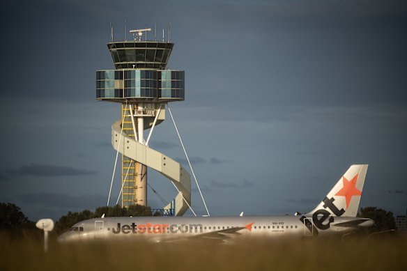 Jetstar deserves applause for its carry-on fees. I hope it goes further Jetstar deserves applause for its carry-on fees. I hope it goes further