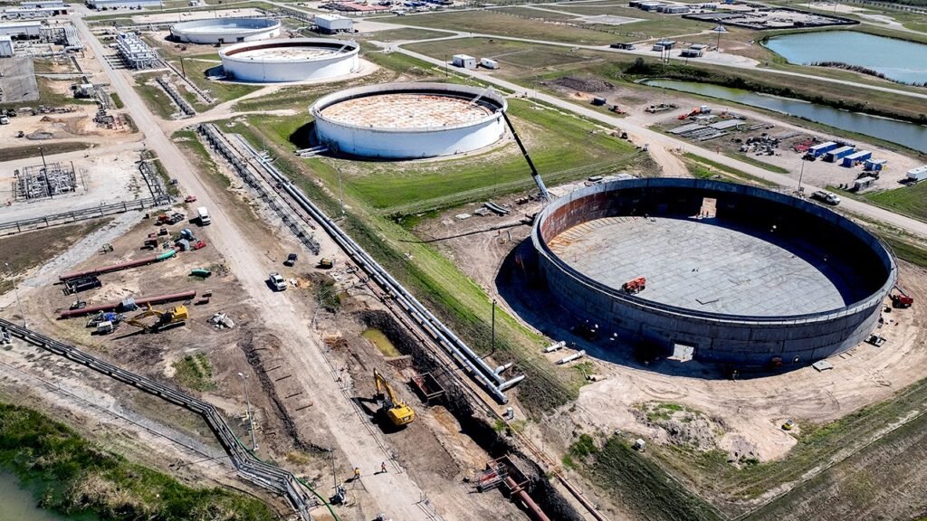 Crude oil stocks in US SPR fall to over four-decade low Crude oil stocks in US SPR fall to over four-decade low