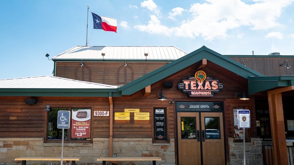 Former Texas Roadhouse, Red Robin CEO says this restaurant category is ‘there for the taking’ Former Texas Roadhouse, Red Robin CEO says this restaurant category is ‘there for the taking’