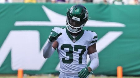 Jets player taken off field in ambulance during training camp joint practice with Buccaneers Jets player taken off field in ambulance during training camp joint practice with Buccaneers