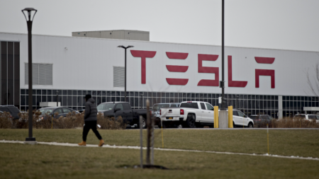 Tesla files plans for proposed .1B Texas solar manufacturing plant