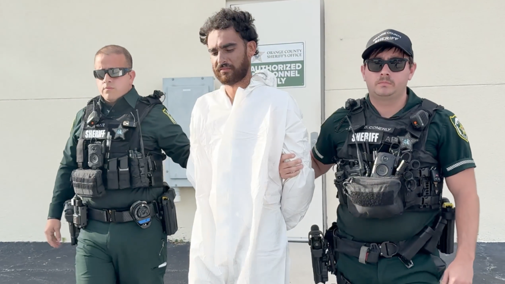 Bystander shot dead after intervening in Florida man, woman’s roadside fight; murder suspect was out on bond Bystander shot dead after intervening in Florida man, woman’s roadside fight; murder suspect was out on bond