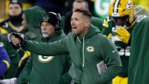 Packers starters to open against Steelers backups as preseason football betting edges emerge Packers starters to open against Steelers backups as preseason football betting edges emerge