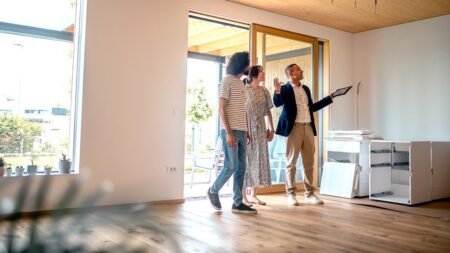 Mortgage rates fall for first time in 6 weeks