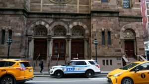 Man charged with assault, hate crimes after allegedly disrupting Shabbat services at NYC synagogue Man charged with assault, hate crimes after allegedly disrupting Shabbat services at NYC synagogue