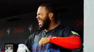 Blue Jays star Vladimir Guerrero Jr gets kneed in the head during chaotic play, leaves game