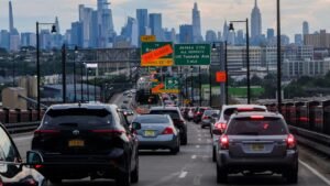 NYC drivers shell out  congestion toll. City admits it failed to improve air quality