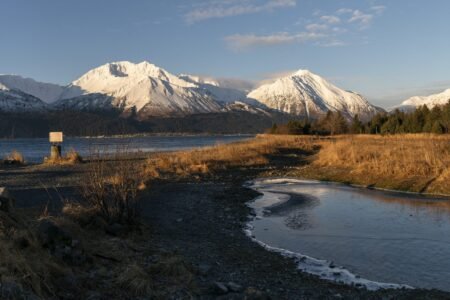Charter plane with 8 aboard crashes near remote radar site in western Alaska